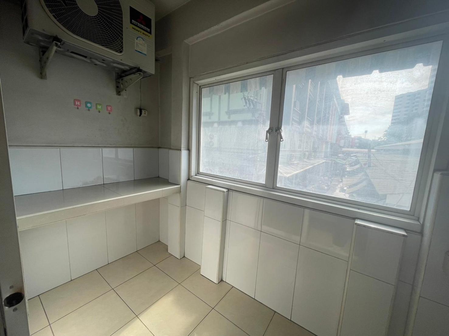 Oyo 75494 President Apartment Pattaya Extérieur photo